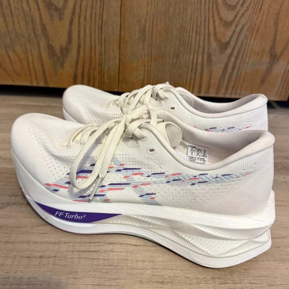 Women's Asics Sonicblast size 8 B(regular width)